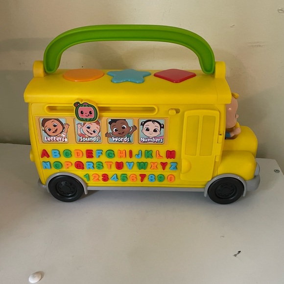 Coco melon bus - Picture 2 of 7